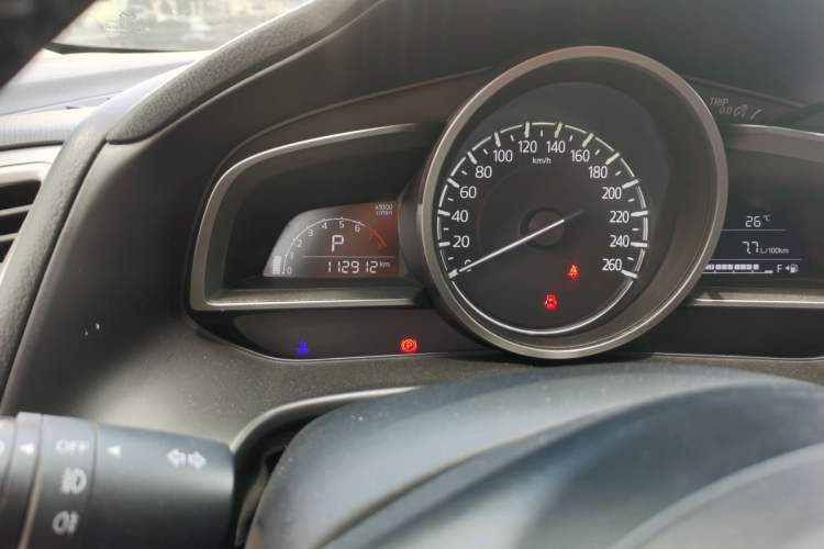 Used Mazda 3 Axela 2017 Hatchback 2.0L Automatic Luxury Model Emission Standard China V