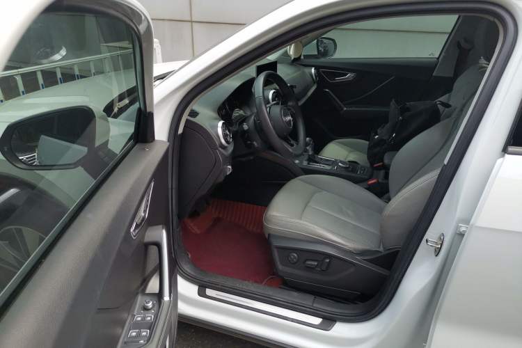 Used Audi Q2L 2022 35 TFSI Fashionable and Elegant Model Driver Seat