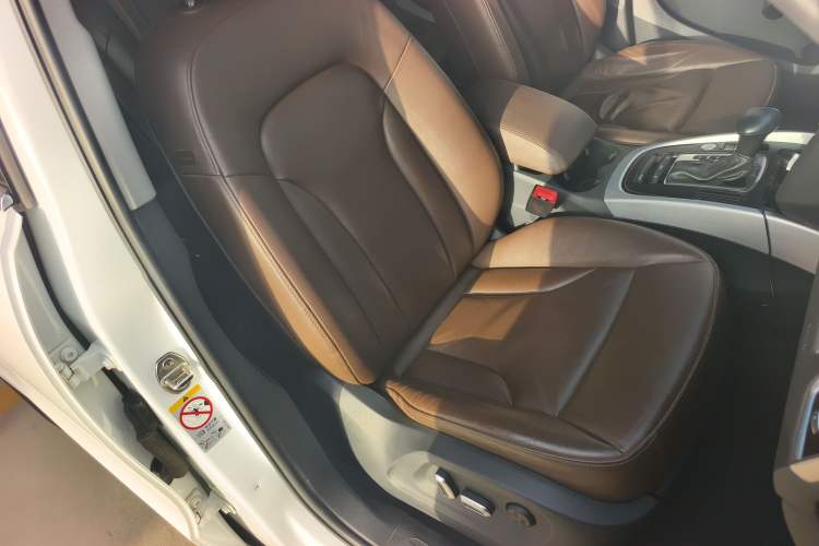 Used Audi Q5 2017 40 TFSI Technology Edition Right Front Seat