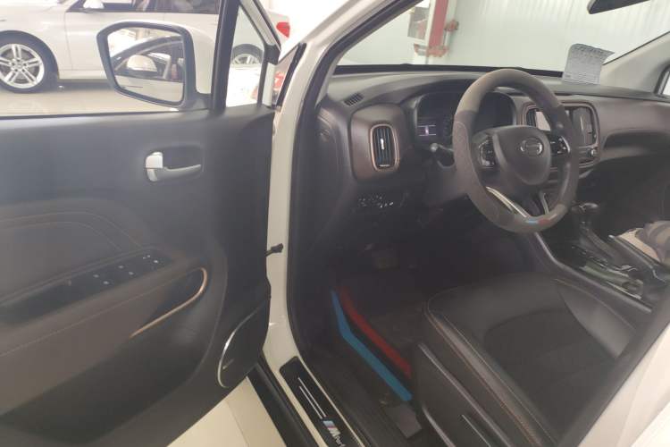 Used GAC Trumpchi GS3 2019 235T Automatic Elite Edition Driver Seat