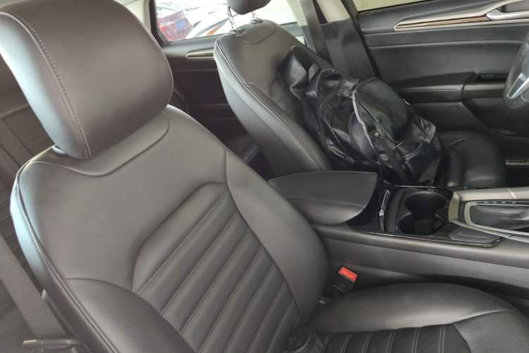 Used Ford Mondeo 2013 2.0L GTDi 200 Luxury Model
