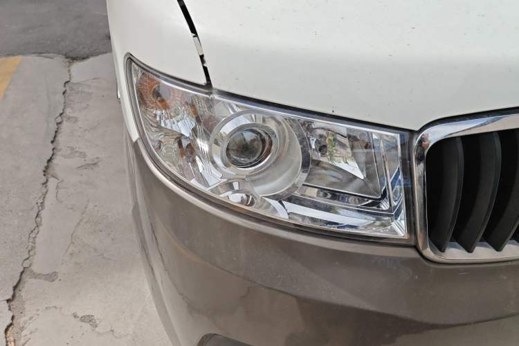 Used Jinbei New Hiace X30L CNG 2021 1.5L Natural Gas Wealth Single-Steaming Air-Conditioned Van SWCC15M
