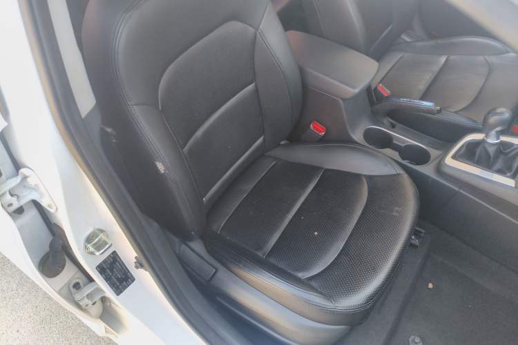 Used Hyundai Elantra (6th Generation / Lingdong) 2016 1.6L Manual ZhiXuan · Dynamic Model Right Front Seat