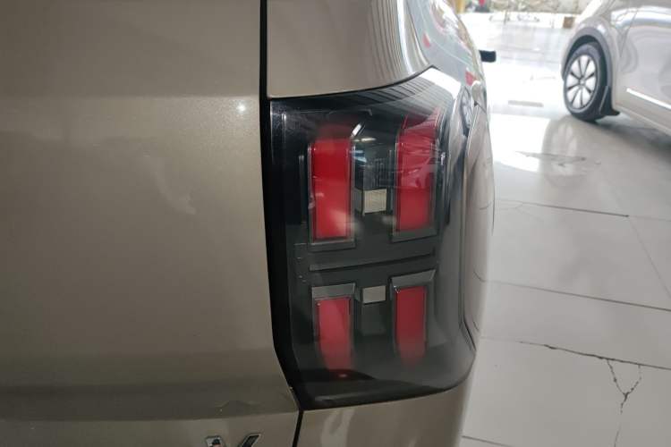 Used AION V 2024 Aion Tyrannosaurus 520 Smart Luxury Edition