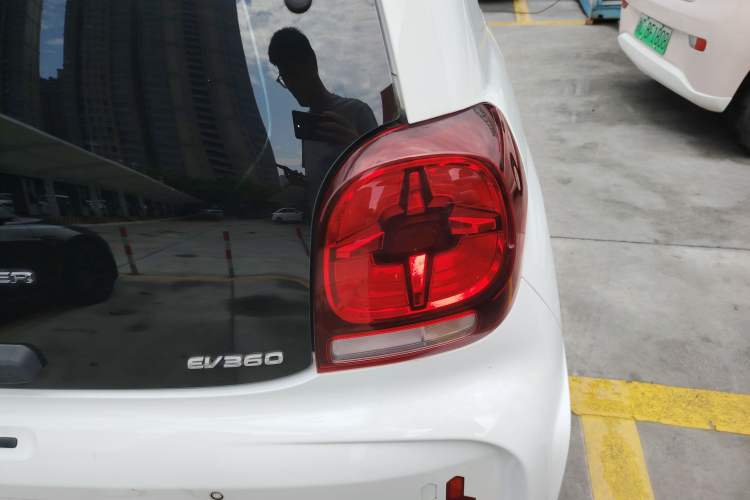 Used Roewe Clever 2021 302km Excellence Edition Right Rear Taillight
