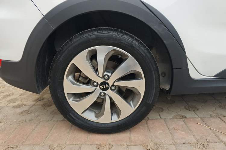 Used Kia KX Cross 2017 1.4L AT GLS
