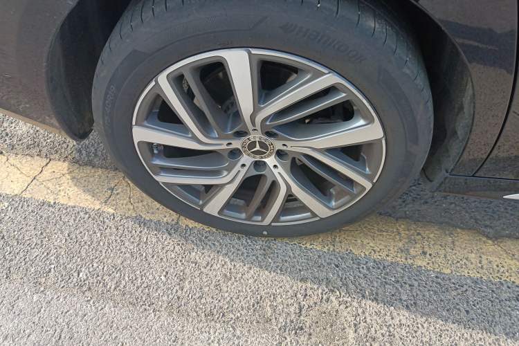 Used Mercedes-Benz E-Class 2025 E 300 L Stylish Model Right Rear Wheel Hub