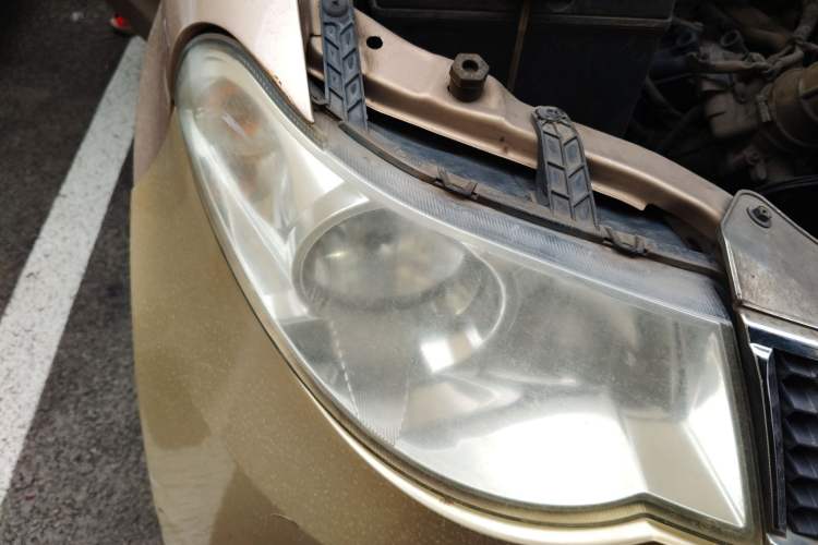 Used Wuling Hongguang 2010 1.4L Comfort Version Right Front Headlight