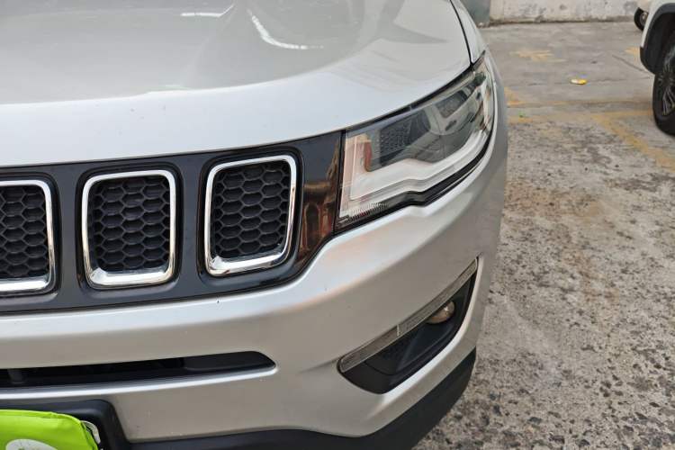 Used Jeep Compass 2017 200T Automatic Family Edition
