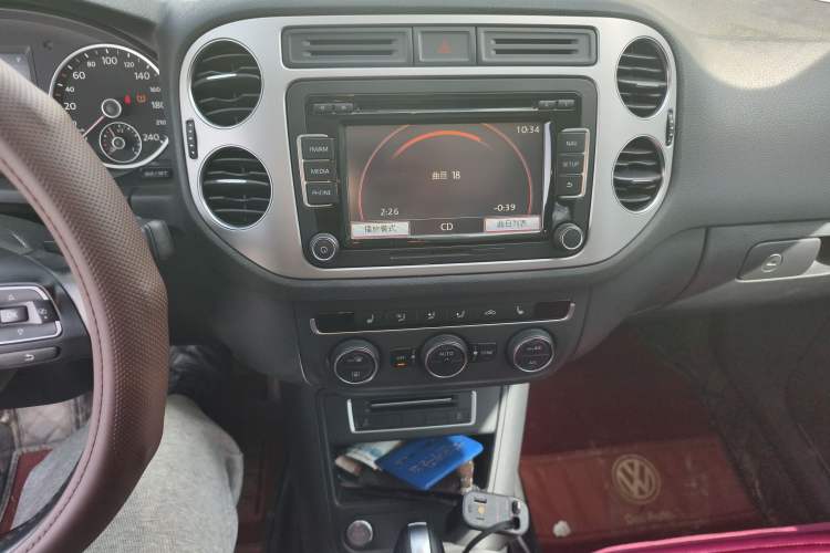 Used Volkswagen Tiguan 2015 1.8TSI Automatic All-Wheel-Drive Luxury Model Audio And AC Panel