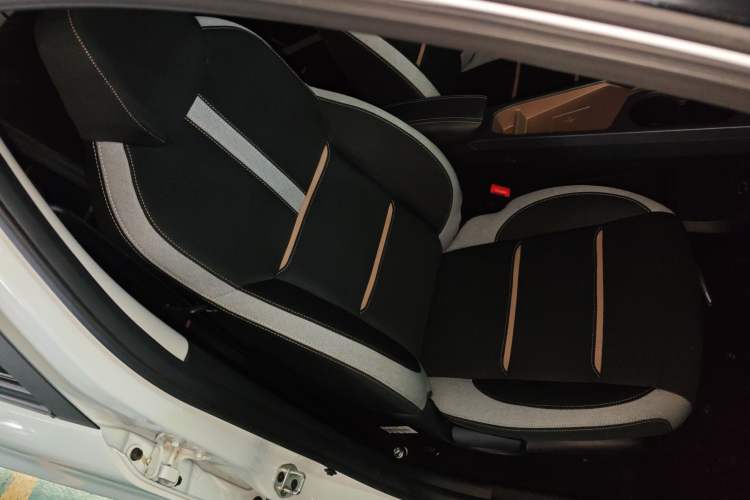 Used JAC Yiwei E10X 2024 Charming Edition 301km Lite