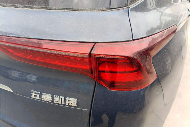Used Wuling Victory 2020 1.5T CVT Flagship Edition Right Rear Taillight