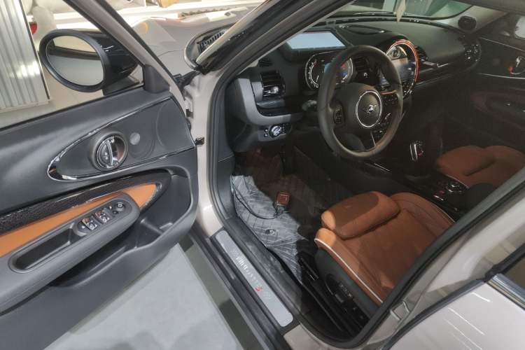 Used MINI Clubman 2023 2.0T COOPER S Connoisseur