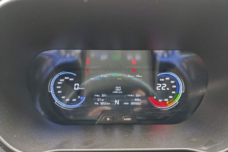 Used Chana Ruixing EM80 2025 Customized Passenger Version 6-Seater 300km Side-Hinged Doors
