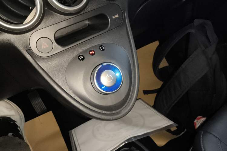 Used ORA Black Cat 2021 351 km Standard Version Gear Lever