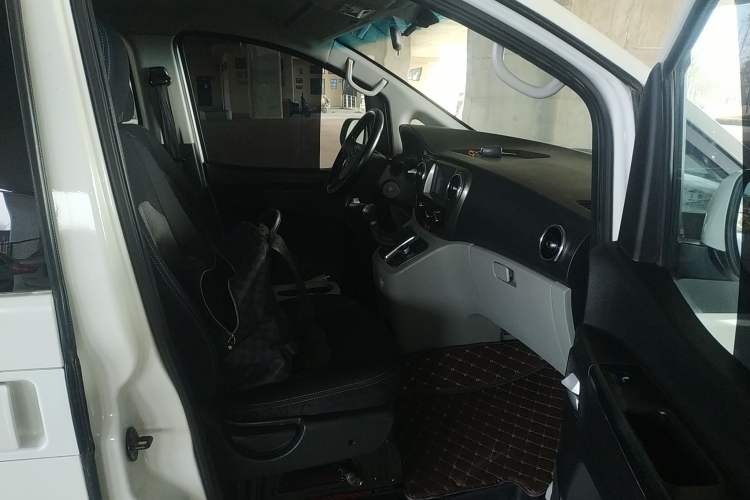 Used JAC Refine M3 2016 IKEA Edition 1.6L Luxury Smart Model