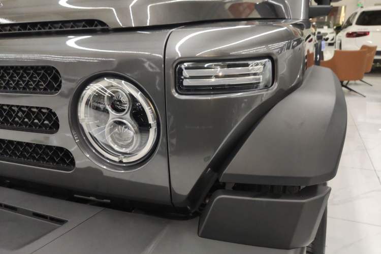 Used 212 T01 2024 2.0T Explorer
