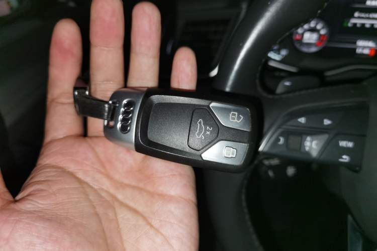 Used Audi Q5L 2020 40 TFSI Prestige Fashion Edition Vehicle Key