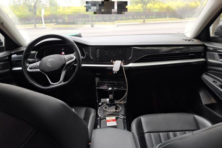 Used Volkswagen Passat 2022 330TSI Elite Edition Center Console