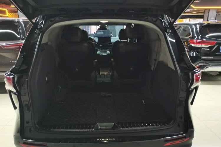 Used Toyota SIENNA 2024 2.5L Hybrid Comfort Edition