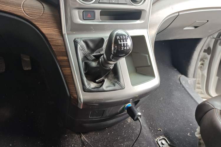 Used FORTHING Lingzhi PLUS 2021 Travel Edition 2.0L Manual Luxury 7-Seater