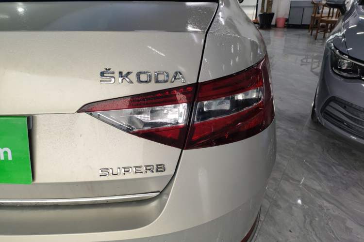 Used Skoda Superb 2016 TSI330 DSG Smart Drive Edition Right Rear Taillight