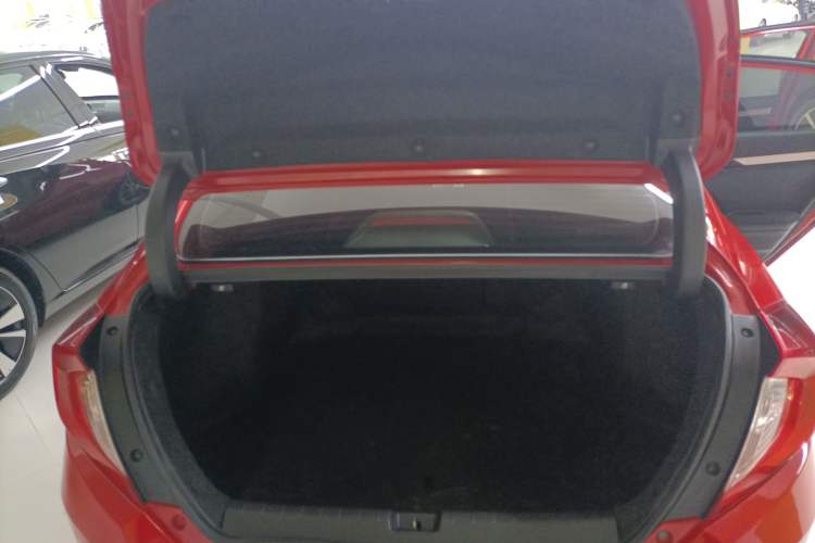 Used Honda Civic 2019 220TURBO CVT Dynamic Edition China VI Trunk