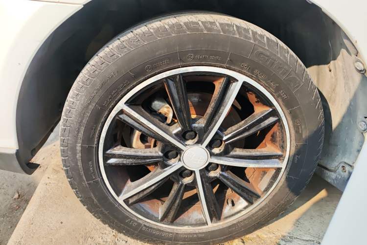 Used Geely Auto Emgrand 2016 Hatchback RS 1.5L Manual - Upward Edition
