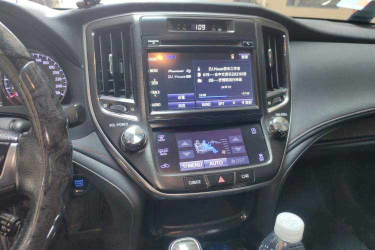 Used Toyota Crown 2015 2.0T Fashion Edition Audio And AC Panel