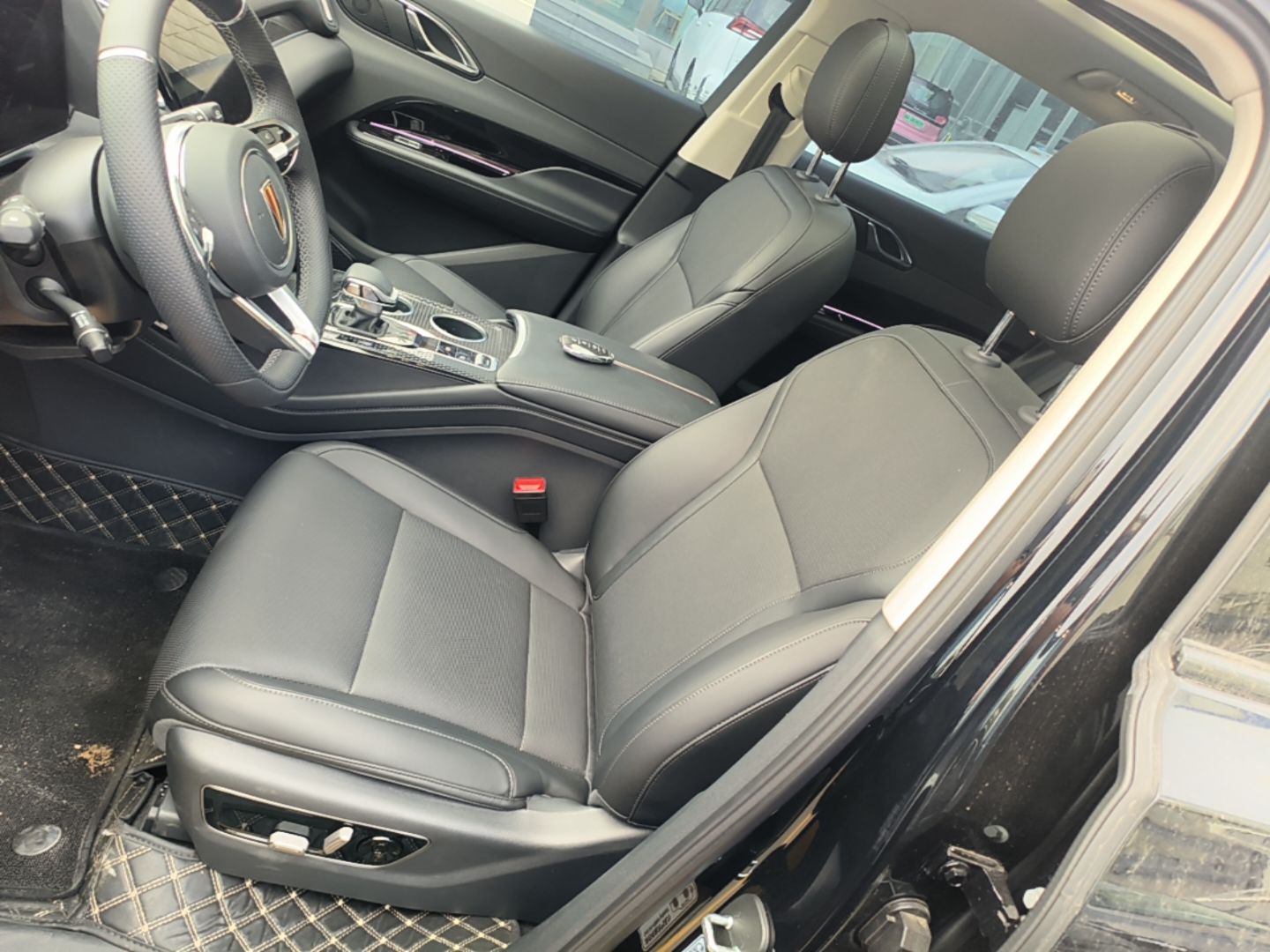 Hongqi HS3 PHEV 2025 Model 117km Jingwei Edition — снимка 17