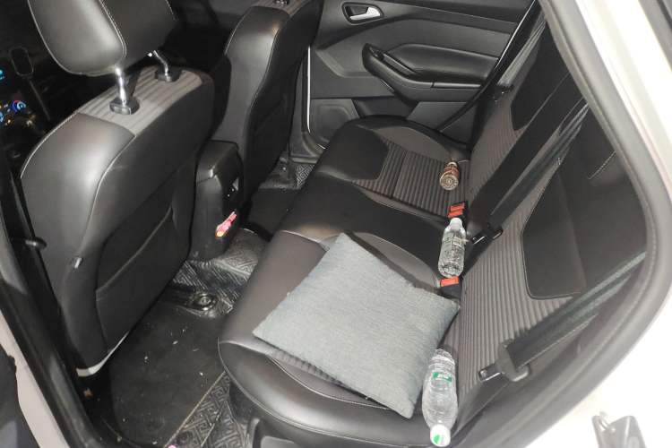 Used Ford Focus 2018 Hatchback Classic 1.6L Automatic Trendy SmartDrive Edition
