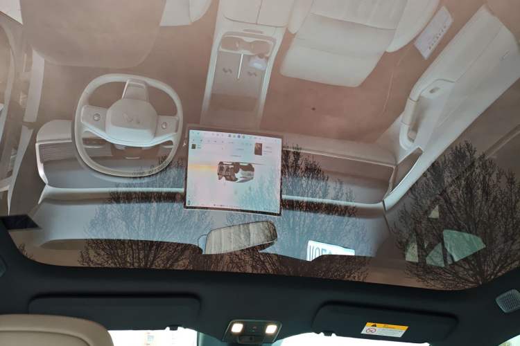 Used ONVO L60 2024 60 kWh Rear-Drive Version