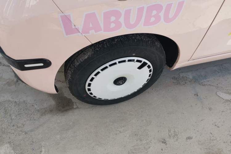 Used Chery QQ Ice Cream 2025 205km Qi Energy Version Exterior 4