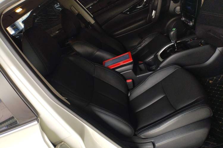 Used Nissan X-Trail 2019 2.0L CVT Comfort Edition 2WD Right Front Seat