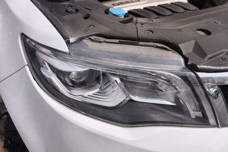 Used Geely Auto Emgrand X7 Sport 2016 1.8TD Automatic ZhiZun Version
