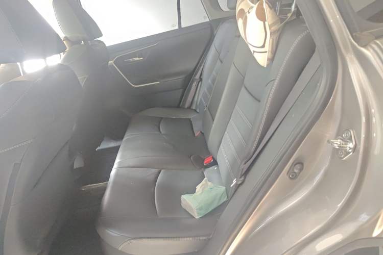 Used Toyota RAV4 2021 Dual-Engine 2.5L E-CVT Four-Wheel Drive Elite PLUS Edition Left Rear Seat