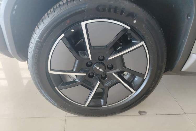 Used Formula Leopard Titanium 3 2025 501 km All-Wheel Drive Intelligent Driving Max Edition
