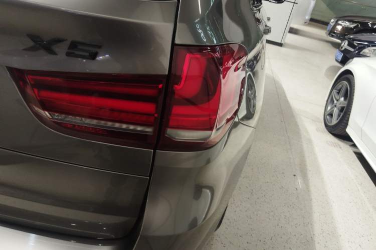 Used BMW X5 2017 xDrive28i
