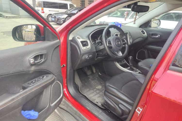 Used Jeep Compass 2017 200T Automatic Family Edition