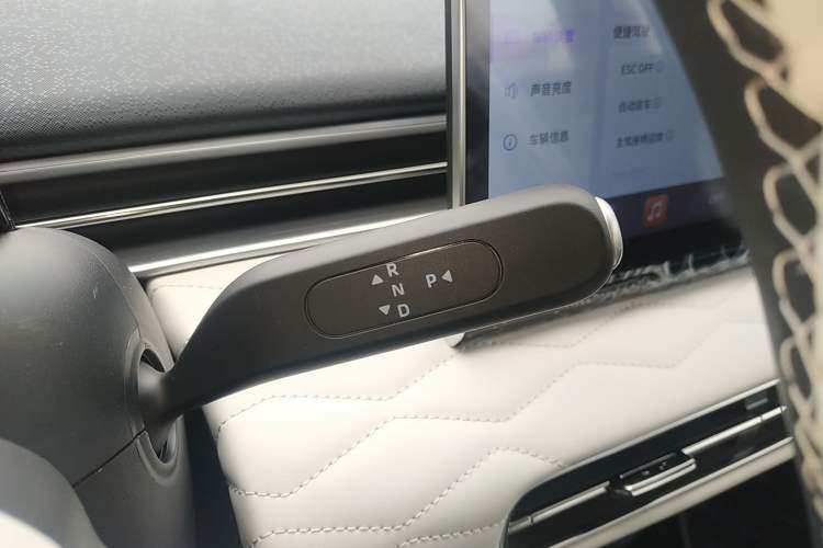 Used Dongfeng NAMMI 01 2024 New Edition 330 Plus Smart+
