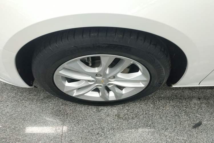 Used Chevrolet Malibu XL 2018 530T Automatic RuiChi Edition Left Front Wheel Hub