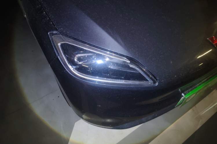 Used Wuling Hongguang New Energy 2024 All-Electric Model 300KM Standard Version Right Front Headlight