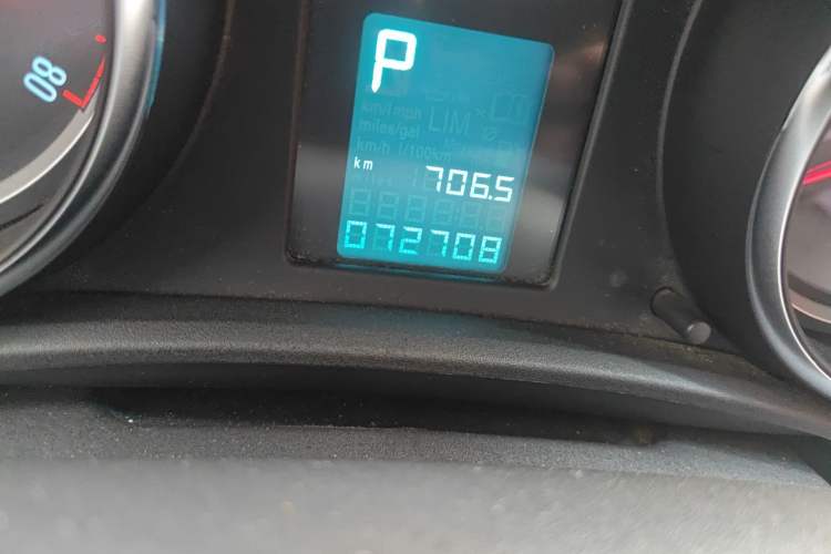 Used Buick GT 2014 XT 1.6L Automatic Comfort Edition Odometer Close Up