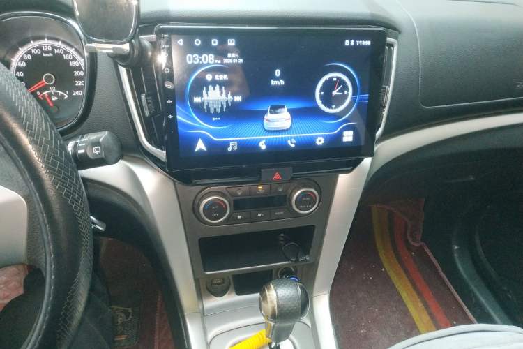 Used Venucia T70 2015 2.0L CVT Smart Edition Audio And AC Panel