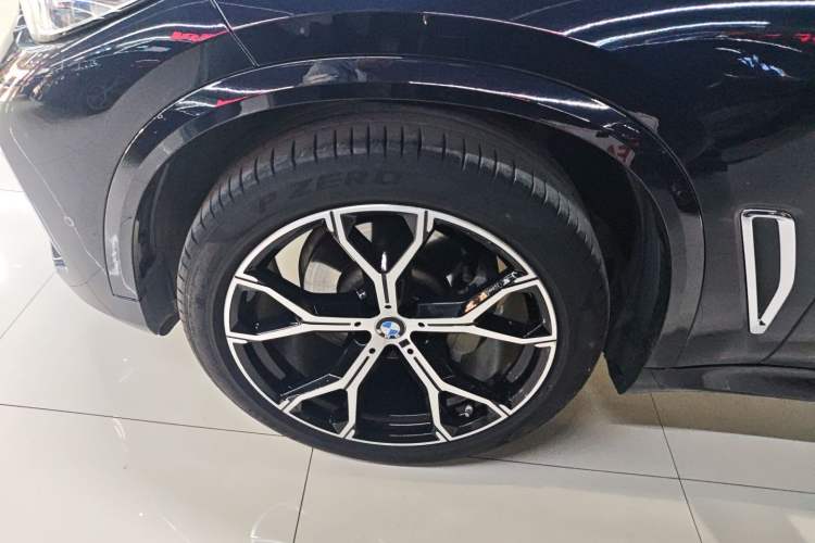 Used BMW X5 2022 xDrive 30Li Luxury M Sport Package