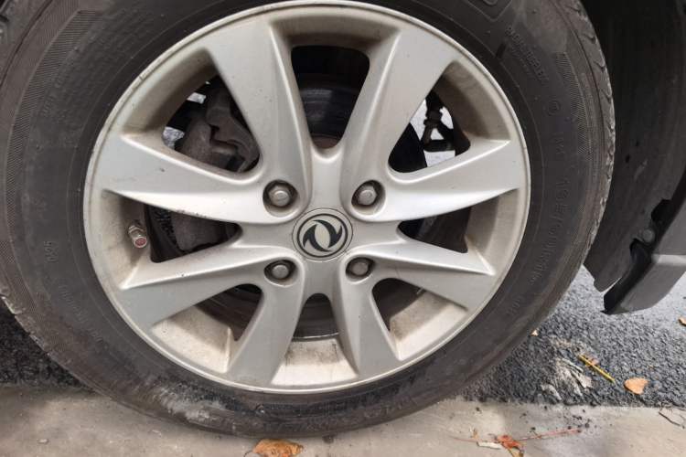 Used Dongfeng Fengon 330 2016 1.5L Manual Enjoyment Model DK15 Right Front Wheel Hub