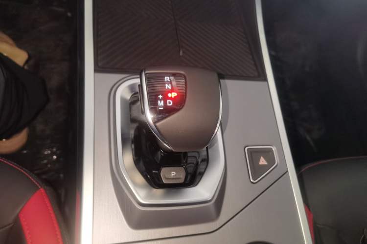 Used JETOUR Dashing 2025 1.5T DCT Youth UP Gear Lever