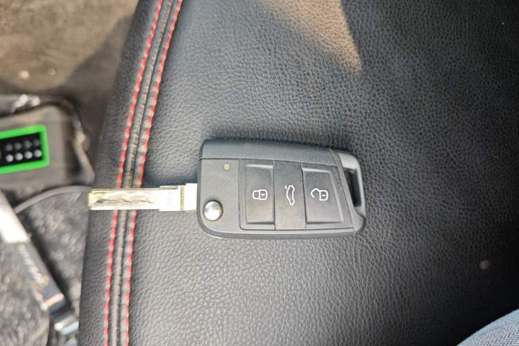 Used Skoda Octavia 2017 Classic Model 1.6L Manual Standard Edition
