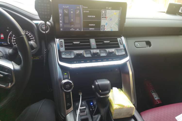 Used Toyota Land Cruiser 2023 Toyota Land Cruiser 3500 3.5T GXR with 18-inch Wheels 8 Airbags and Sunroof – Middle East Version
