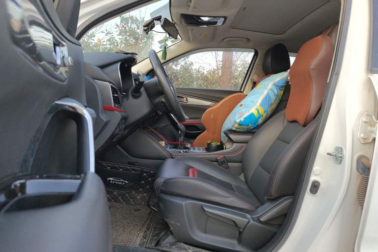 Used Changan CS55 2017 1.5T Manual Colorful Edition
